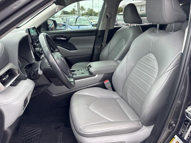 used 2022 Toyota Highlander car, priced at $34,988