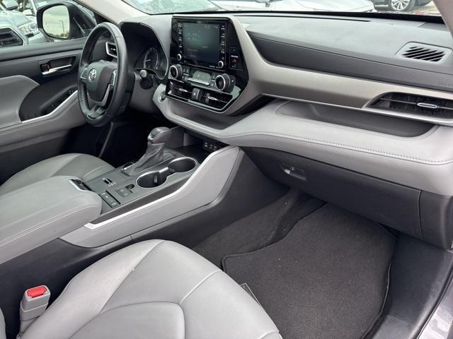 used 2022 Toyota Highlander car, priced at $34,988