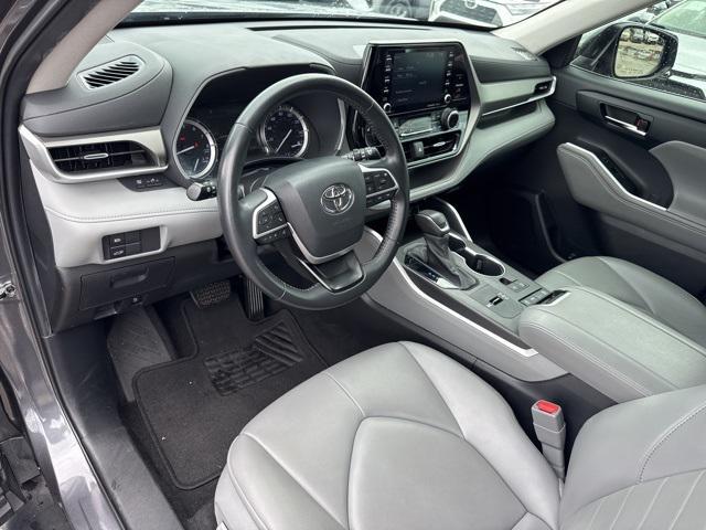 used 2022 Toyota Highlander car, priced at $34,988