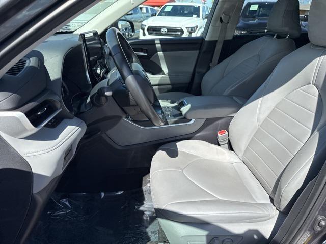 used 2024 Toyota Highlander car, priced at $38,888