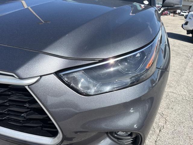 used 2024 Toyota Highlander car, priced at $38,888