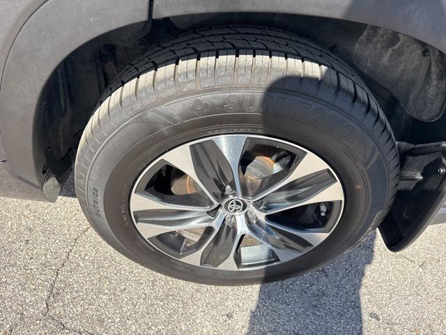 used 2024 Toyota Highlander car, priced at $38,888