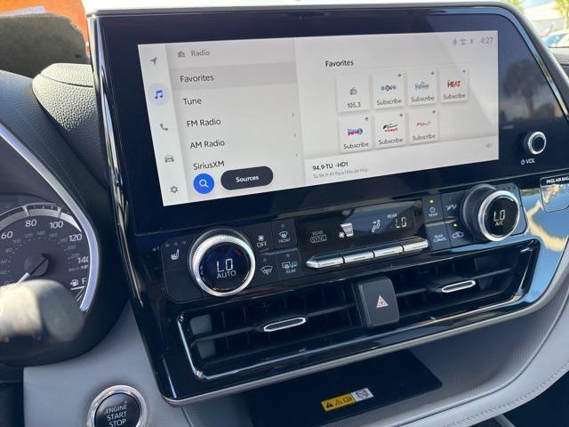 used 2024 Toyota Highlander car, priced at $38,888