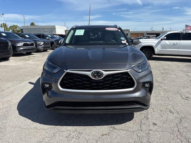used 2024 Toyota Highlander car, priced at $38,888