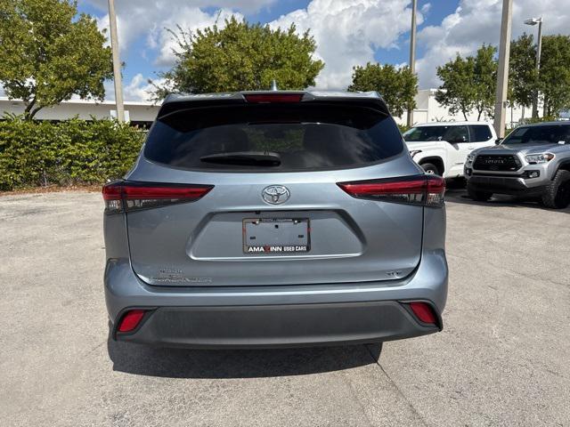 used 2021 Toyota Highlander car, priced at $32,988