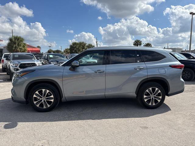 used 2021 Toyota Highlander car, priced at $32,988