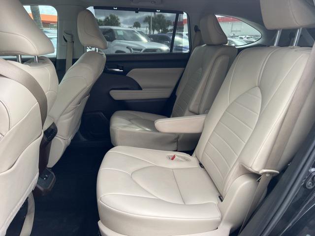 used 2020 Toyota Highlander car, priced at $29,888