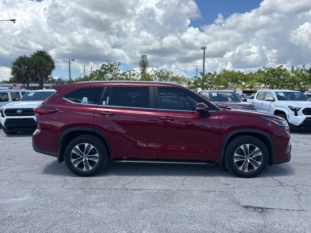 used 2023 Toyota Highlander car, priced at $33,988