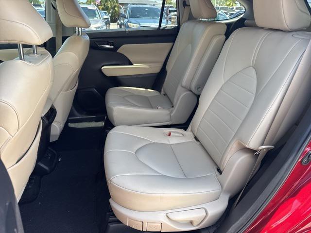 used 2023 Toyota Highlander car, priced at $33,988