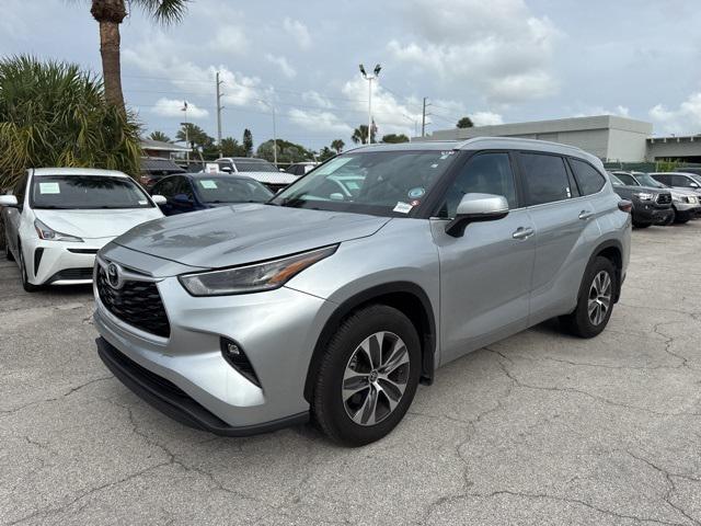 used 2024 Toyota Highlander car, priced at $43,888