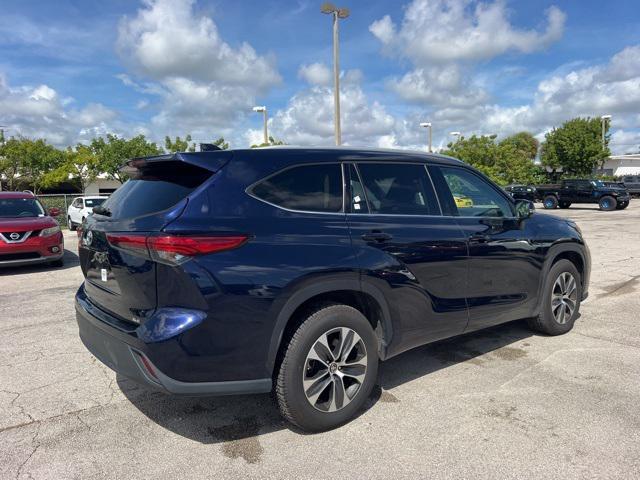 used 2022 Toyota Highlander car, priced at $32,988