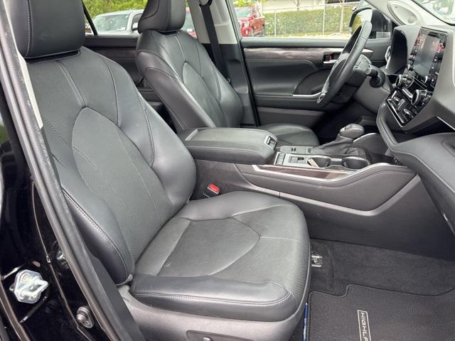 used 2021 Toyota Highlander Hybrid car, priced at $36,988