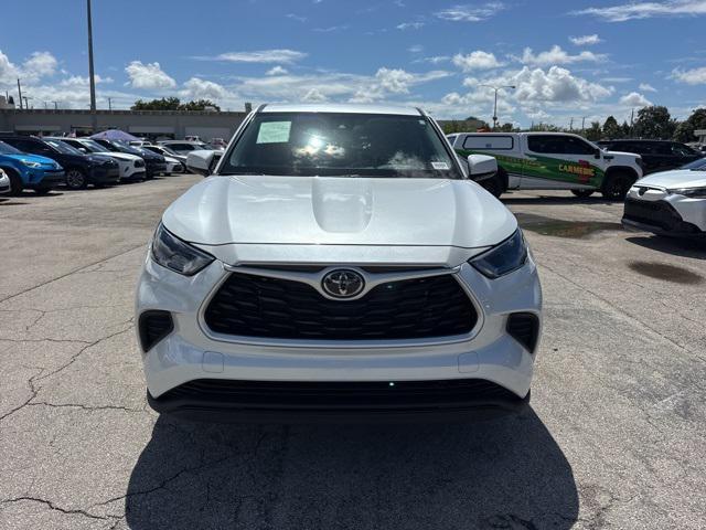used 2023 Toyota Highlander car, priced at $31,888