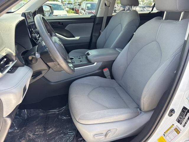 used 2023 Toyota Highlander car, priced at $31,888