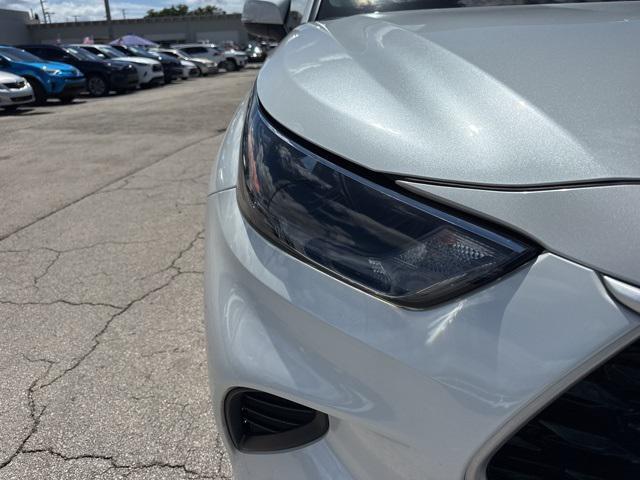 used 2023 Toyota Highlander car, priced at $31,888
