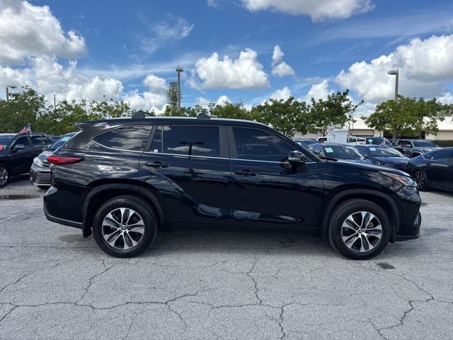 used 2023 Toyota Highlander car, priced at $33,888