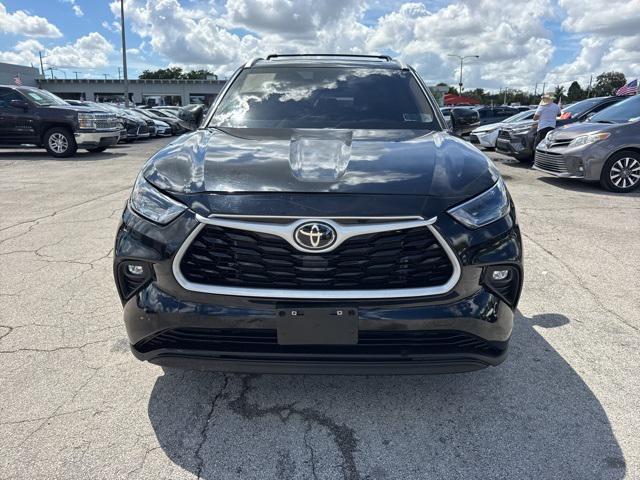 used 2023 Toyota Highlander car, priced at $33,888