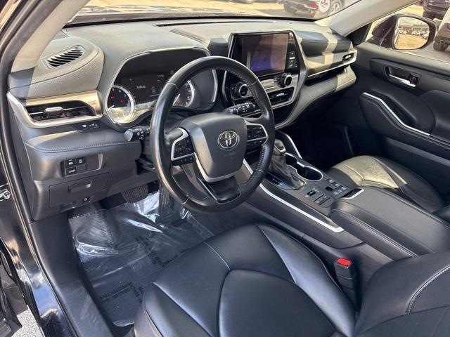 used 2023 Toyota Highlander car, priced at $33,888