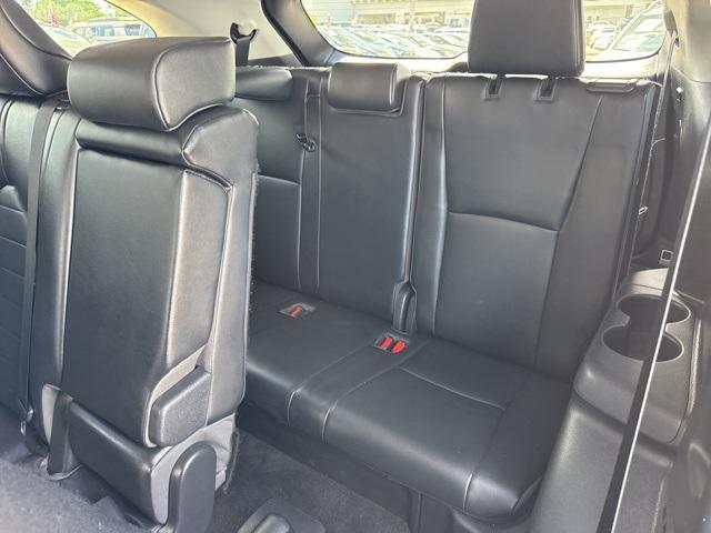 used 2023 Toyota Highlander car, priced at $33,888