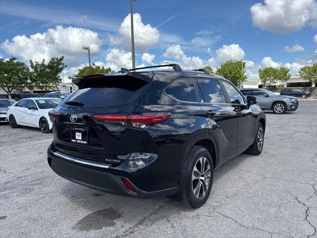 used 2023 Toyota Highlander car, priced at $33,888