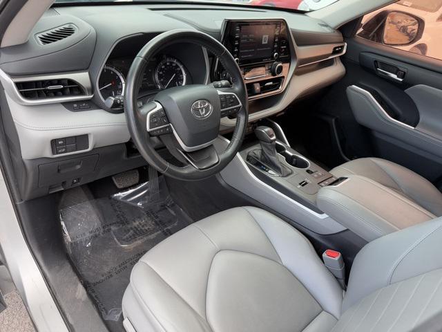 used 2022 Toyota Highlander car, priced at $31,888