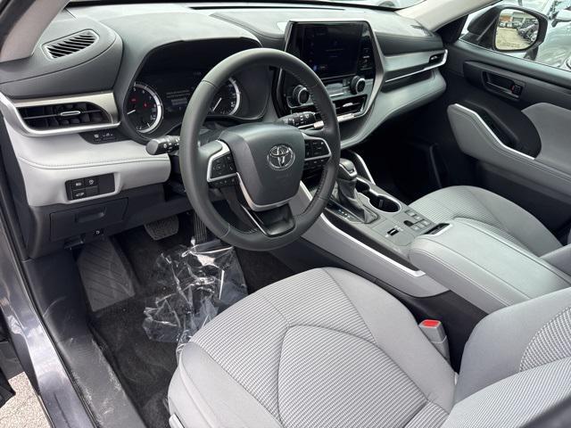used 2024 Toyota Highlander car