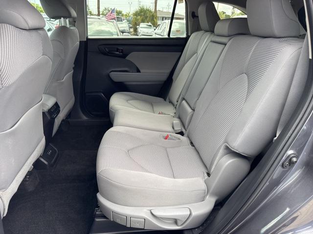 used 2024 Toyota Highlander car