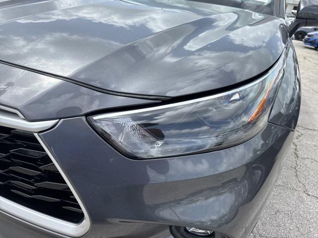 used 2024 Toyota Highlander car