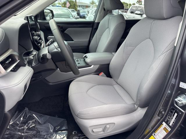 used 2024 Toyota Highlander car