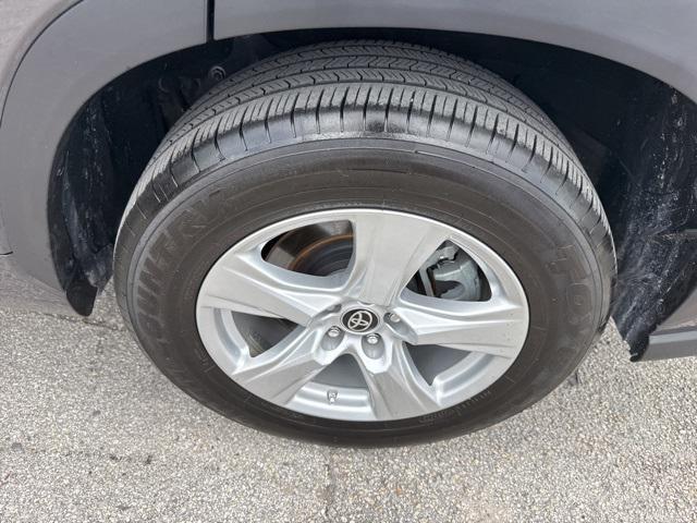 used 2024 Toyota Highlander car