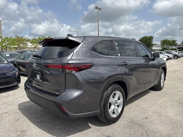 used 2024 Toyota Highlander car