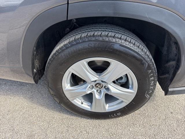 used 2024 Toyota Highlander Hybrid car, priced at $31,888