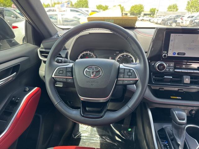 used 2024 Toyota Highlander car, priced at $38,988