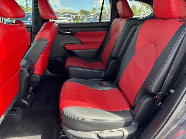 used 2024 Toyota Highlander car, priced at $38,988