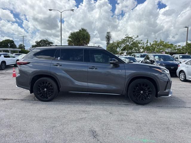 used 2024 Toyota Highlander car, priced at $38,988