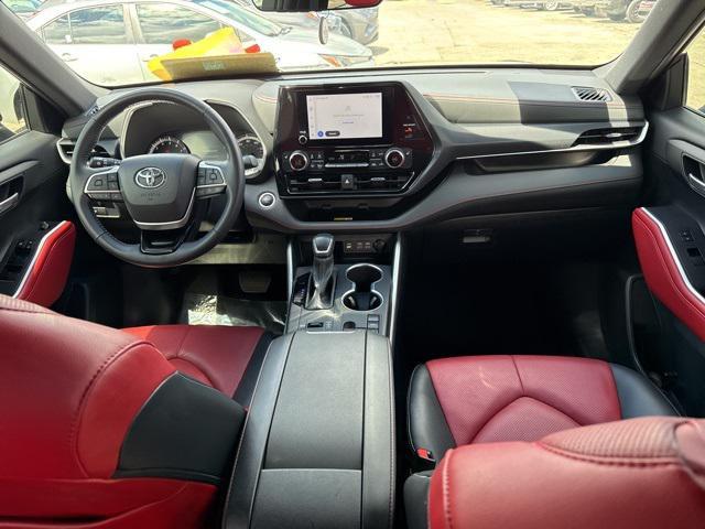 used 2024 Toyota Highlander car, priced at $38,988