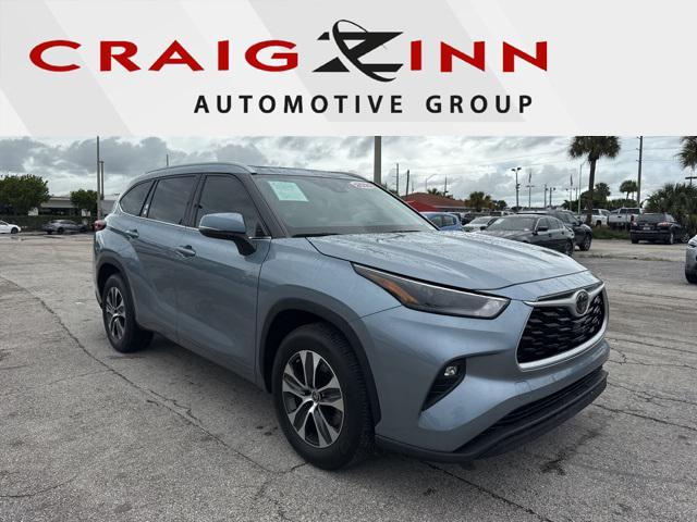 used 2022 Toyota Highlander car, priced at $30,888