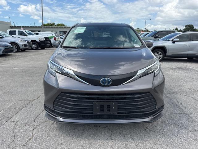 used 2023 Toyota Sienna car, priced at $36,988