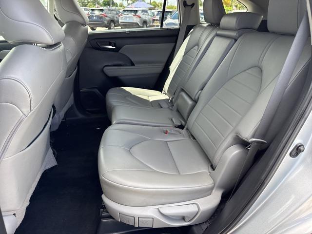 used 2022 Toyota Highlander car, priced at $34,988