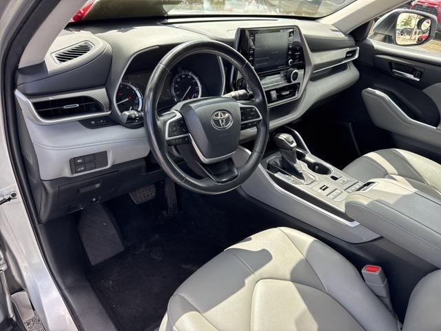 used 2022 Toyota Highlander car, priced at $34,988