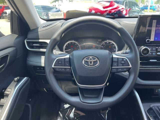 used 2023 Toyota Highlander car, priced at $37,988