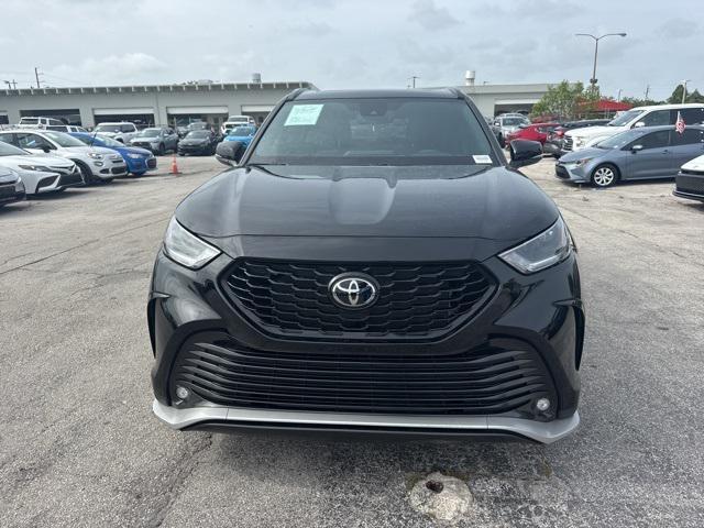 used 2024 Toyota Highlander car, priced at $39,988