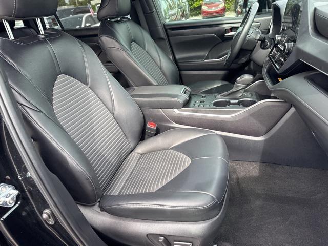 used 2024 Toyota Highlander car, priced at $39,988