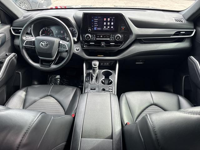 used 2024 Toyota Highlander car, priced at $39,988
