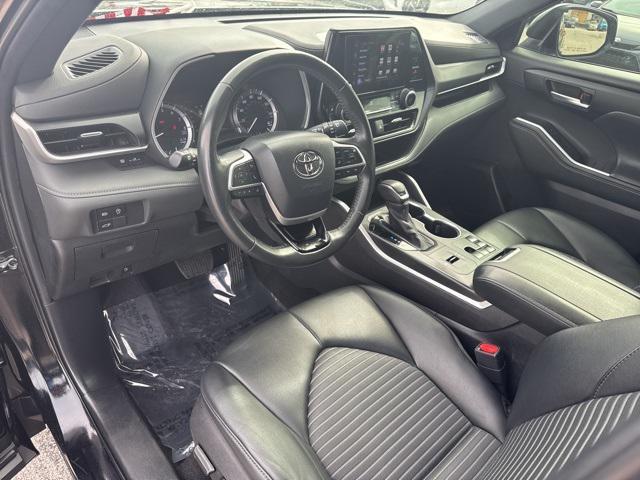 used 2024 Toyota Highlander car, priced at $39,988
