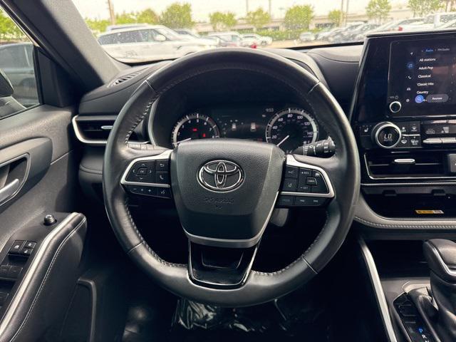 used 2024 Toyota Highlander car, priced at $39,988