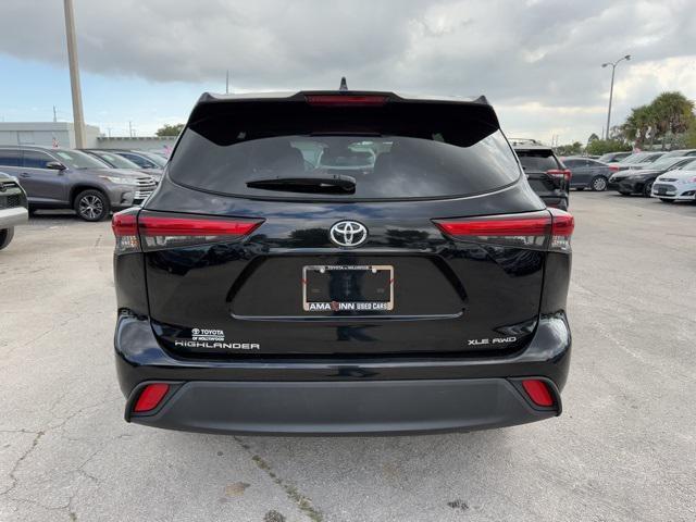 used 2022 Toyota Highlander car, priced at $32,888