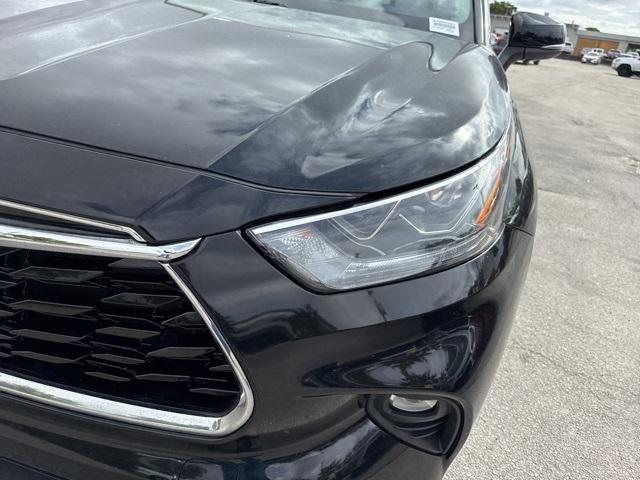 used 2022 Toyota Highlander car, priced at $35,888