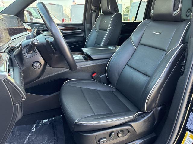 used 2023 Cadillac Escalade ESV car, priced at $75,888