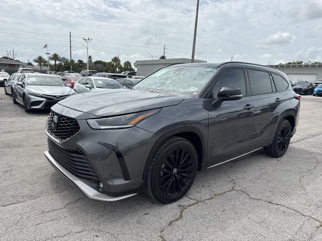 used 2023 Toyota Highlander car, priced at $39,988